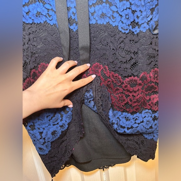 Karl Lagerfeld - Short Sleeve Business Casual Burgundy and Navy Lace Blouse - Picture 5 of 9